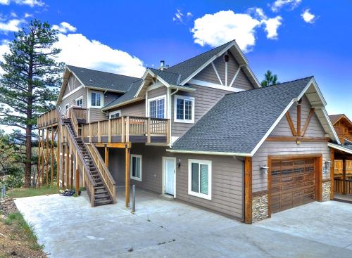No. 25 Sky High Estate in Big Bear Lake, USA
