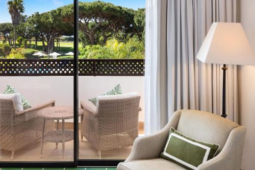 Deluxe Twin Room with Resort View image 4