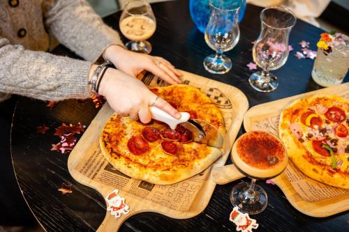 Moxy York - image 9