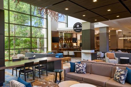 Pittsburgh Airport Marriott - image 13