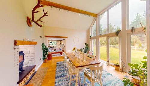 Зручності, The Bellhouse - hot tub lodge in Tomatin in Томатін