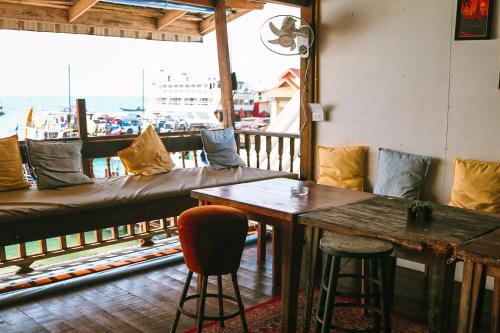 WaterMellow Hostel in Mae Haad