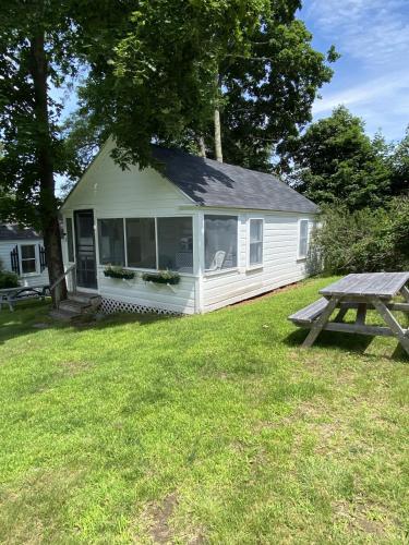 Bar Harbor Cottages & Suites - image 11