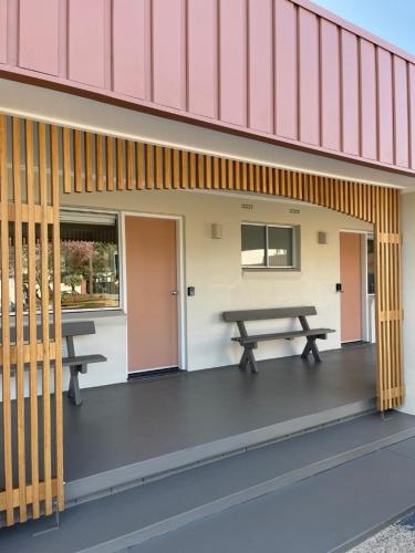 ทัศนียภาพภายนอกโรงแรม, Archy's on the Lake in เบอริล เลค