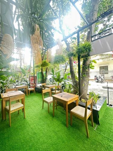 Restaurant, Essenza Hotel & Spa in Da Nang