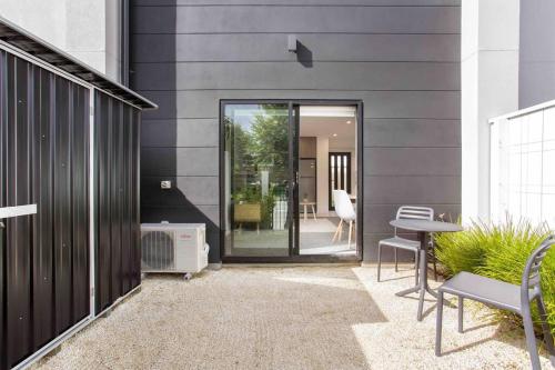 Exceptional Value For Money Sunny Warm 5 Mins CBD - image 3