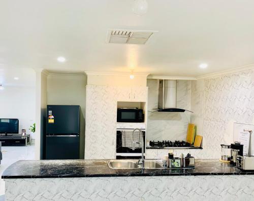 مطبخ, Welcome to Sunny Sanctuary in Carrum Downs