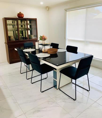 المرافق, Welcome to Sunny Sanctuary in Carrum Downs