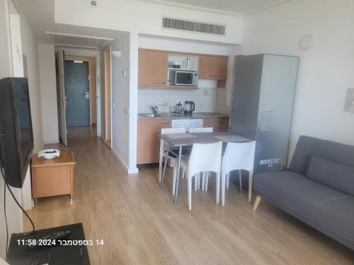 บริการและสิ่งอำนวยความสะดวก, beach Apartments in คาร์เมล บีช ฟรอนต์