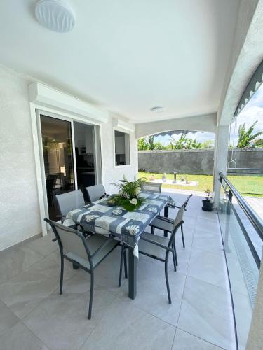Balcony/terrace, Villa Lanais in Baie-Mahault
