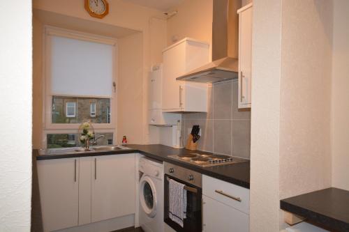 Wallace Apartment - image 2
