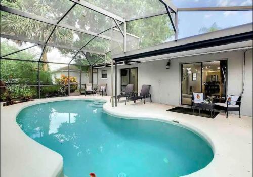 Beautiful Home with Swimming Pool in Johnson, USA