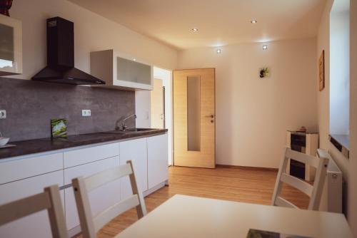 CLAUS RESCH APPARTEMENTS - E-Bike, Wandern, Minigolf, Familie, Urlaub an der Weinstraße in Loipersdorf