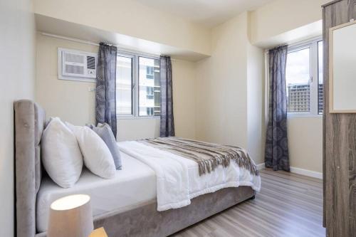 Furnished 2-Bedroom in Avida Towers Riala, Cebu IT Park with Fast WiFi, Netflix, Pool and More