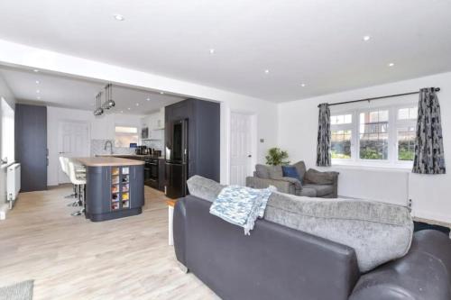 Modern house with lovely garden in Linton