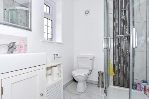 Modern house with lovely garden in Linton