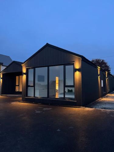 Deerpark 3 bed semi Sleeps 6 & Optional extra outdoor sauna in Cashel