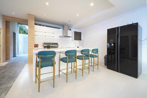 Surf Beach House Pool Villa - 바/라운지