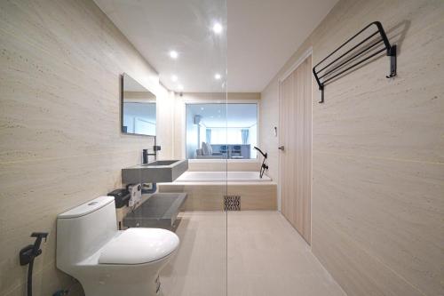 Surf Beach House Pool Villa