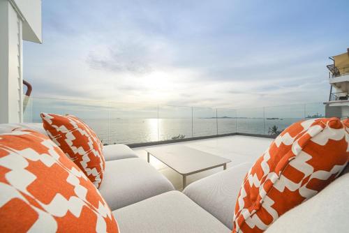 Surf Beach House Pool Villa - 전망
