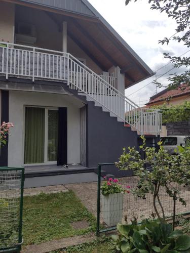 Apartman Breza