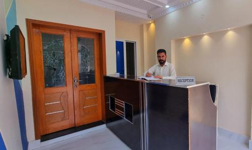 Al Warda Hotel - image 2