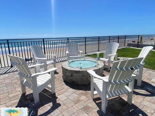 "SHERWIN" Oceanfront Condominium for Rent 906 in Daytona Beach Shores, USA