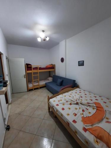 S Apartment - image 3