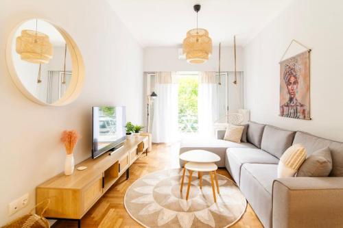 Ella's Cozy escape with balcony!, Athènes