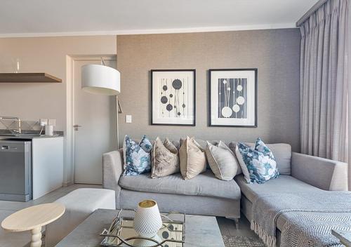 Masingita Towers Elegant Apartment Power & Water Backup