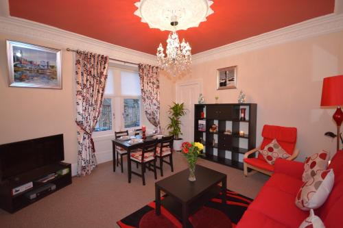 Wallace Apartment - image 3