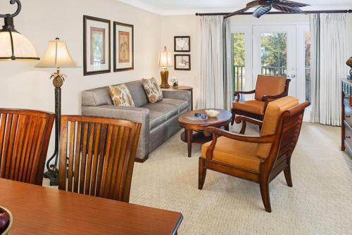 Relax after the Orlando parks in this 1BD resort condo with pools restaurants activities etc - main image