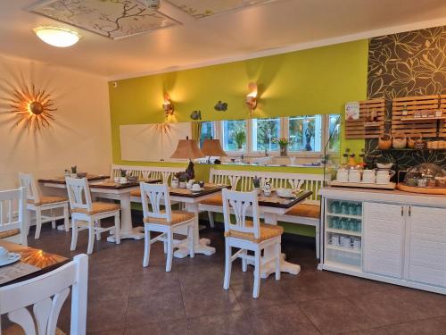 Restaurant, Hotel Garni Inselparadies Zingst in Zingst
