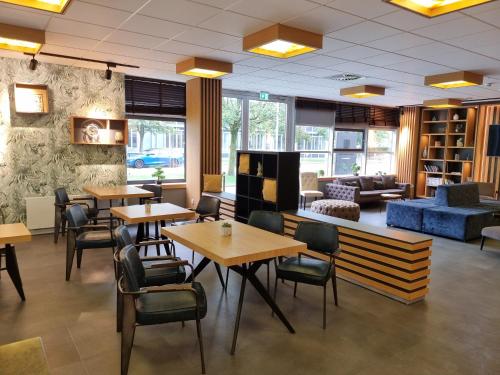 Roomingtons Munich Airport - image 3