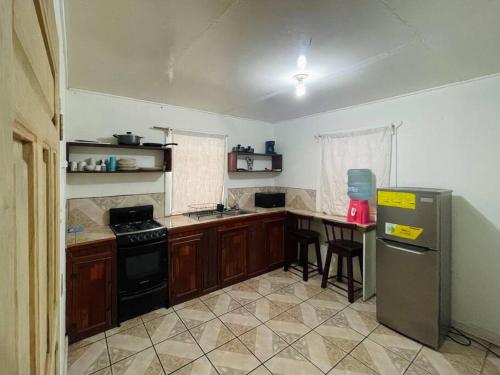 Apartment in center of town #2 in Utila