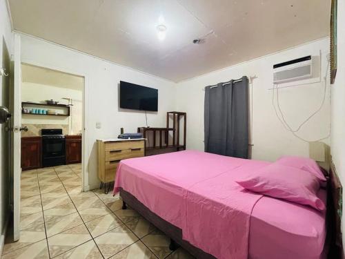 Apartment in center of town #2 in Utila