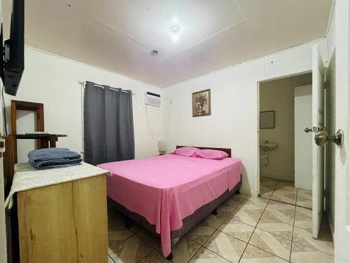 Apartment in center of town #2 in Utila