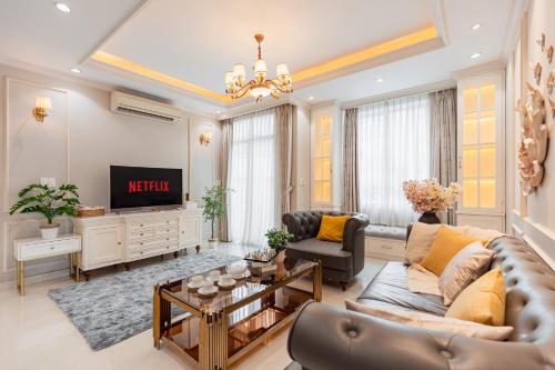 Spacious 4BR apat at Saigon Centre with pool, supermarket, view, Ho Chi Minh
