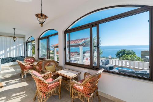 VILLA LEO - private pool - seaview - pets welcome - luxury villa on 1000 m2 in Dugi Rat