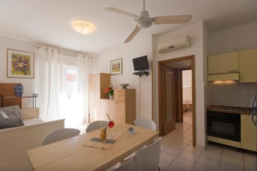 Executive Suite image 6