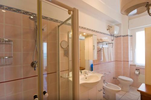 Executive Suite image 8