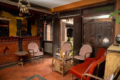 숙소 외관, 골든 게이트 게스트하우스 (Golden Gate Guest House) in 바크타푸르 / 박타푸르