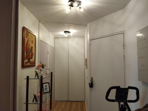 ทัศนียภาพภายนอกโรงแรม, อพาร์ตเมนต์ 1 ห้องนอน 1 ห้องน้ำส่วนตัว ขนาด  ตร.ม. – เชอวีลี ลารู (Havre de Paix) in เชอวิลลี ลาอุย