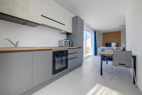 Wave Crest Holiday Apartments by Buena Vista 5