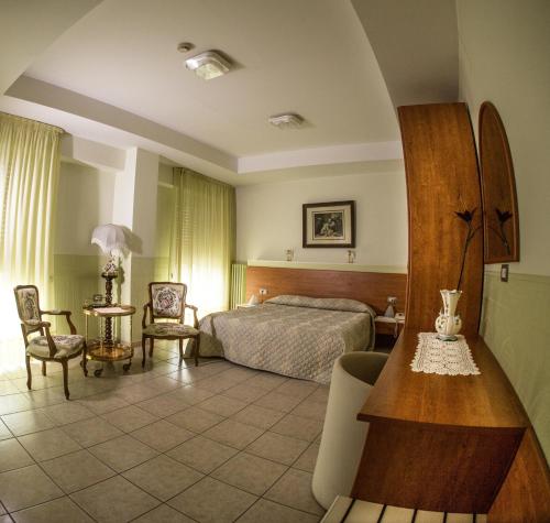 1 queen bed