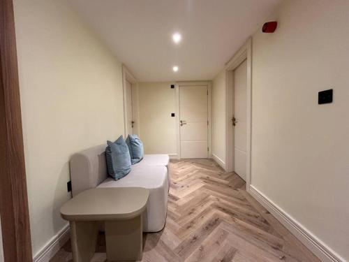 The Luxurious Hideaway near Eton Place