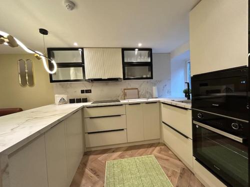 The Luxurious Hideaway near Eton Place