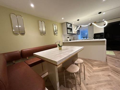 The Luxurious Hideaway near Eton Place