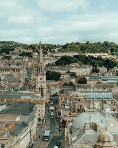 Közeli látványosságok, The Cabin in Bradford on Avon
