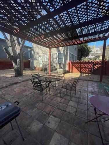 Centrally located Cozy Tiny Loft, Near ACL, SXSW, Zilker, 6th Street in Austin, USA